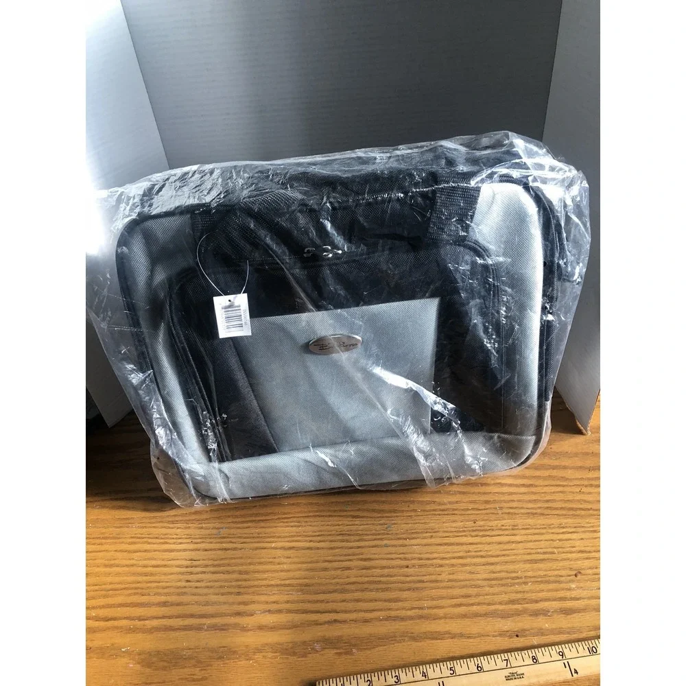 Luggage, Bella Russo Black & Gray Bag Luggage Carry On Roller And Tote Bag